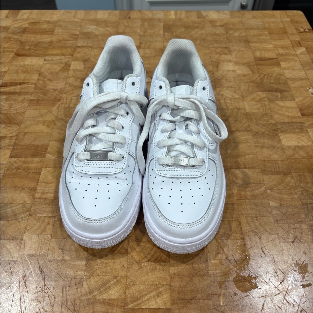 Nike Air Force 1 LE
Big Kids' Shoes Size 4.5Y